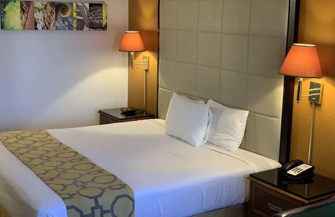 Brentwood Inn & Suites-1