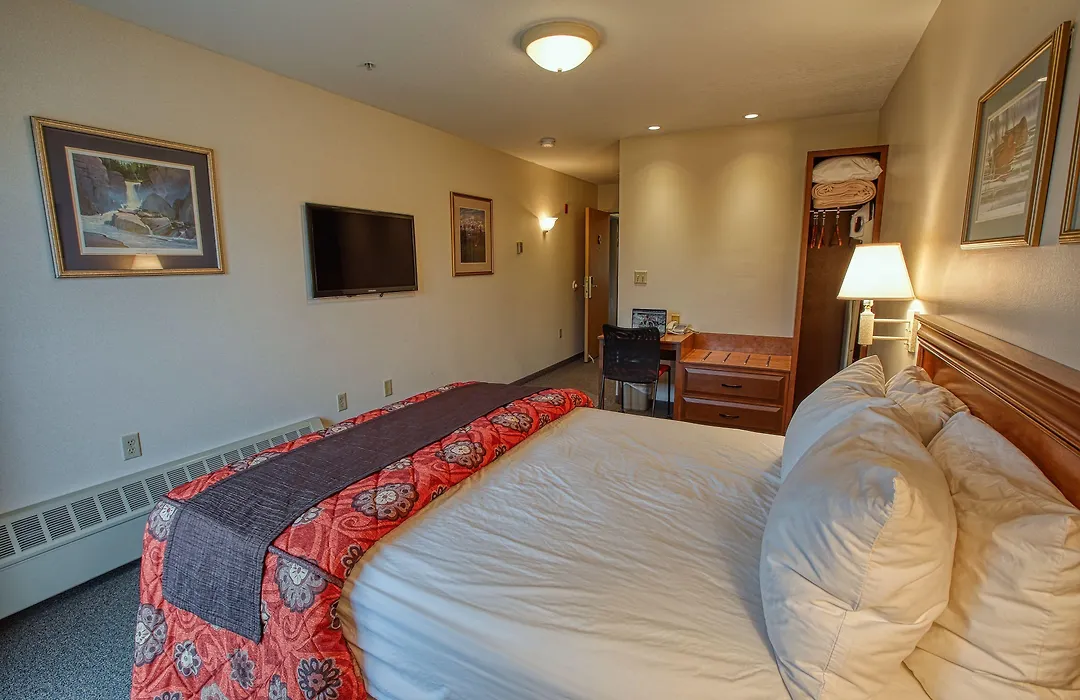 Bear Lodge-1