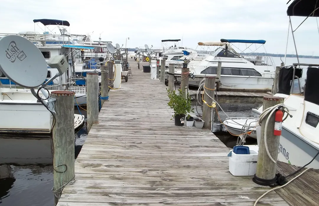 Crystal Cove Riverfront Resort-1