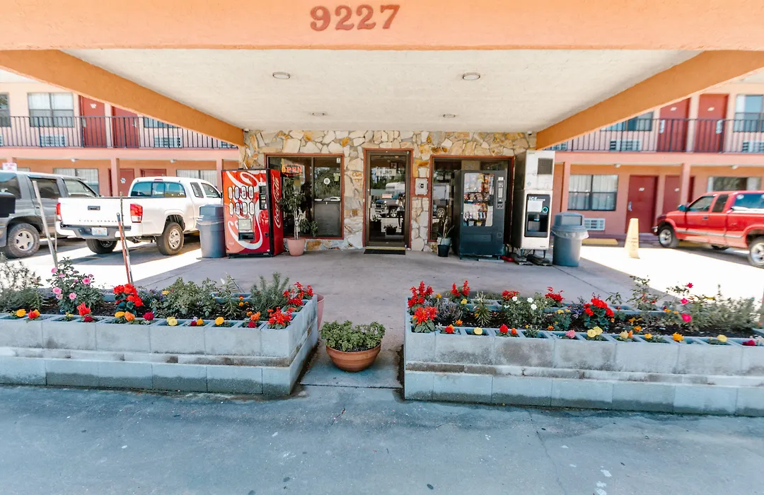 Summer Breeze Motel-1
