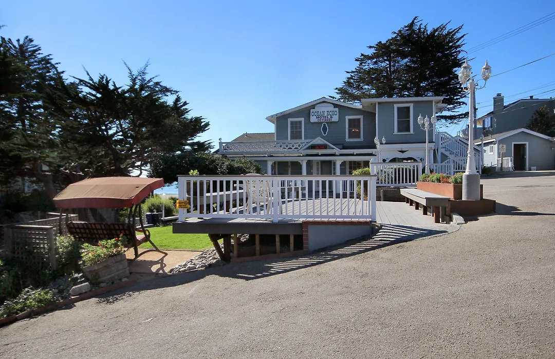 Ocean Echo Inn & Beach Cottages-1