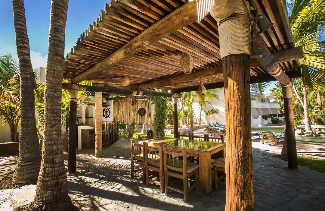 Hotel & Suites El Moro-1