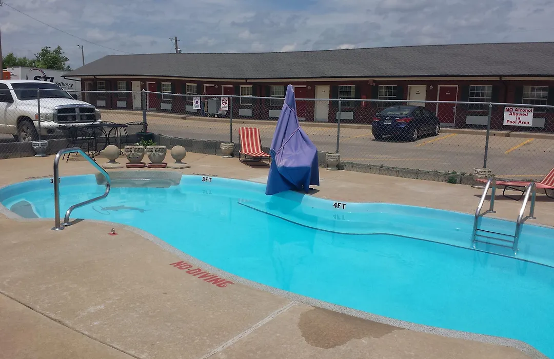 Green Country Inn-1
