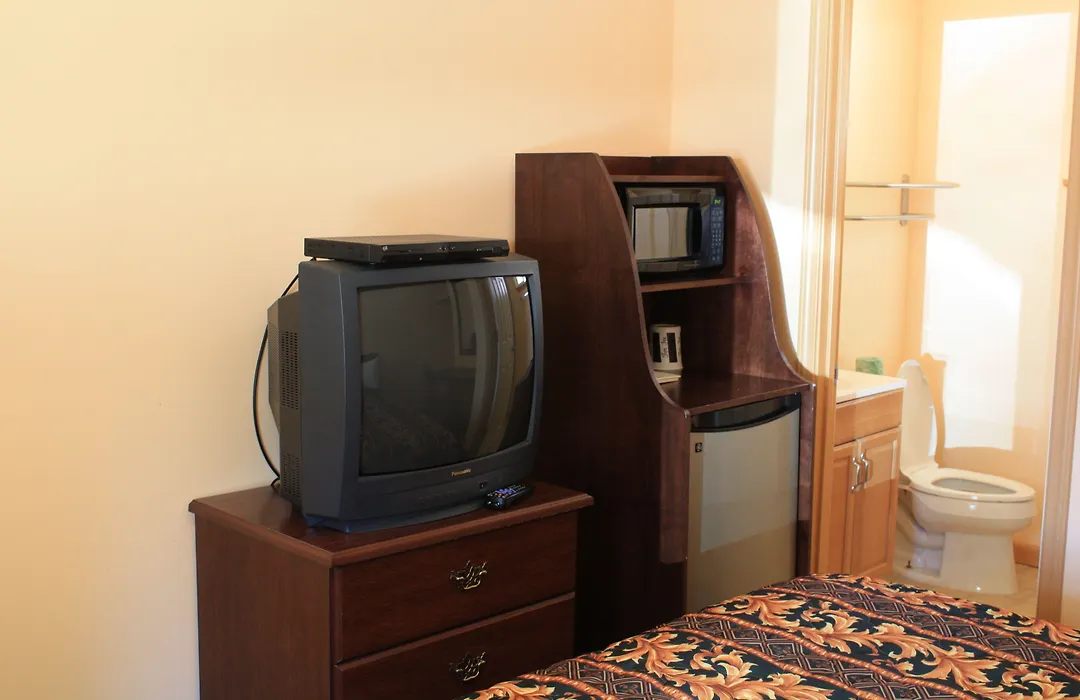 Gold Trail Motor Lodge-1