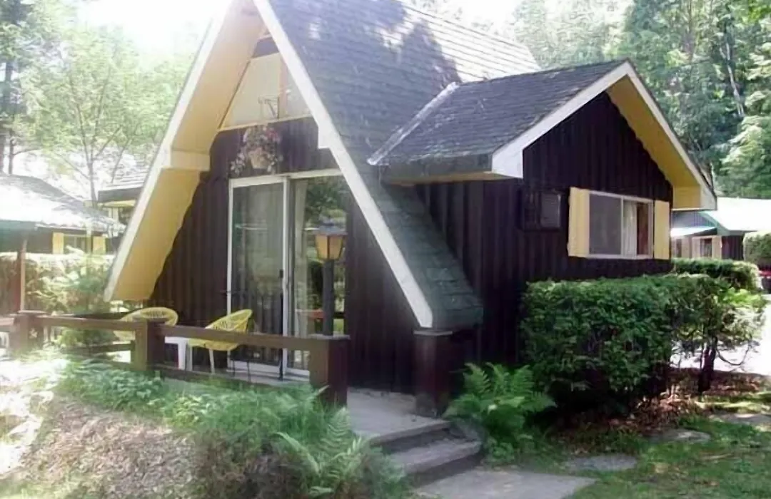 Amber Lantern Motel-1