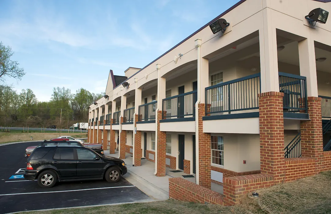 Executive Inn & Suites Upper Marlboro-1