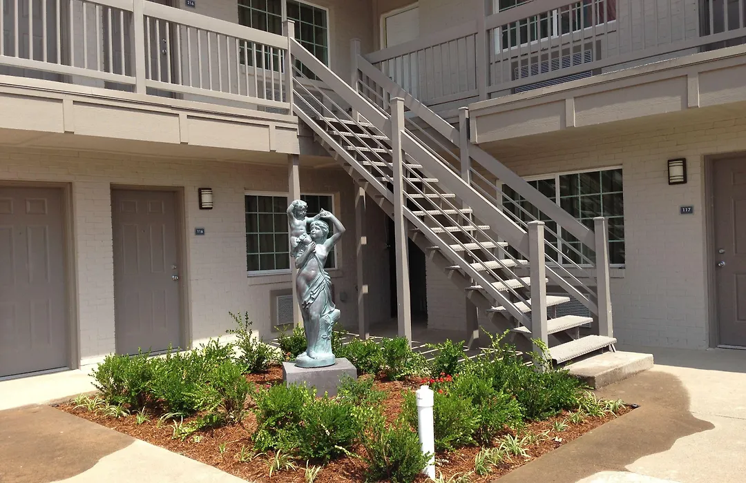 Romantic Inn & Suites-1