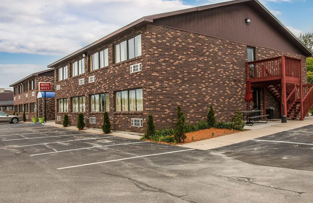 Rodeway Inn Muskegon Airport-1