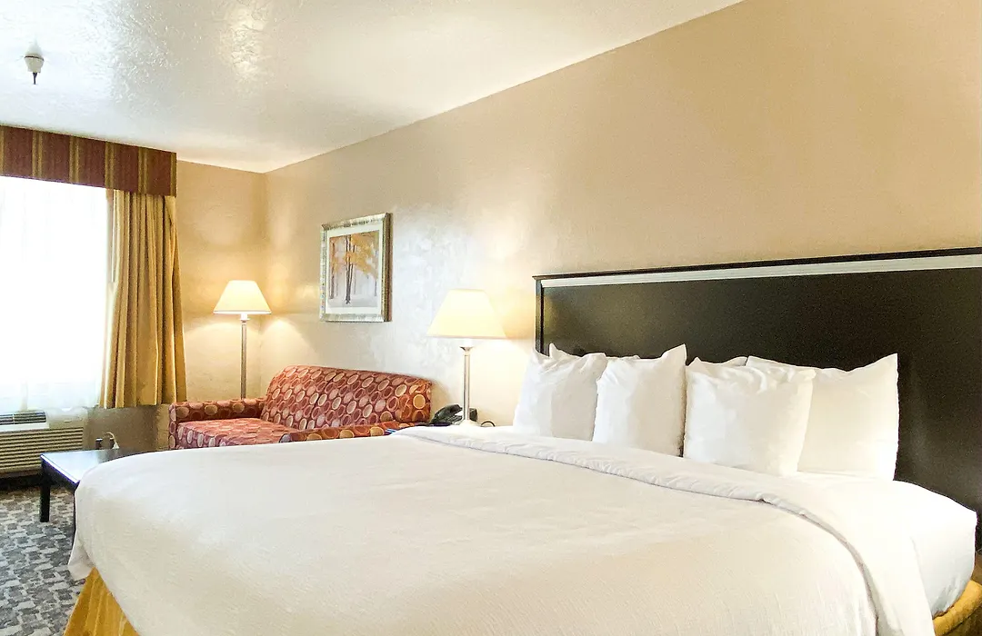 Quality Inn Vernal Near Dinosaur National Monument-1