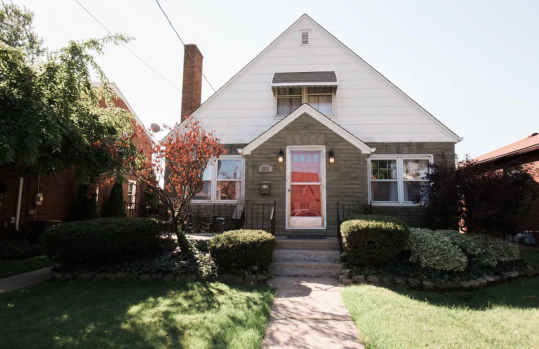 The Little Italy Of Niagara Falls Bed & Breakfast-1