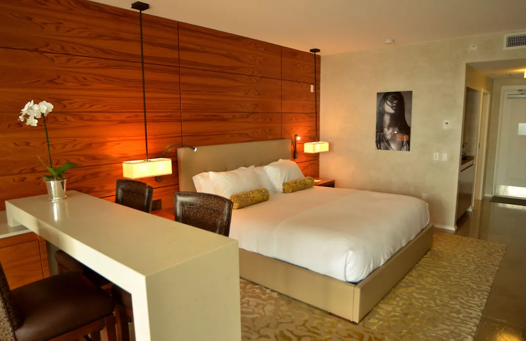 Royal Blues Hotel-1