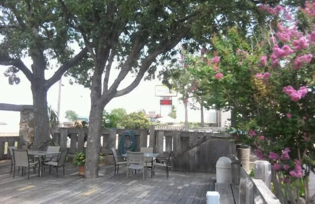 Quail'S Nest Inn & Suites-1