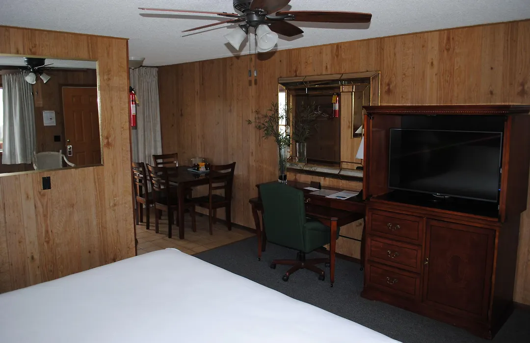Daunts Albatross Motel-1