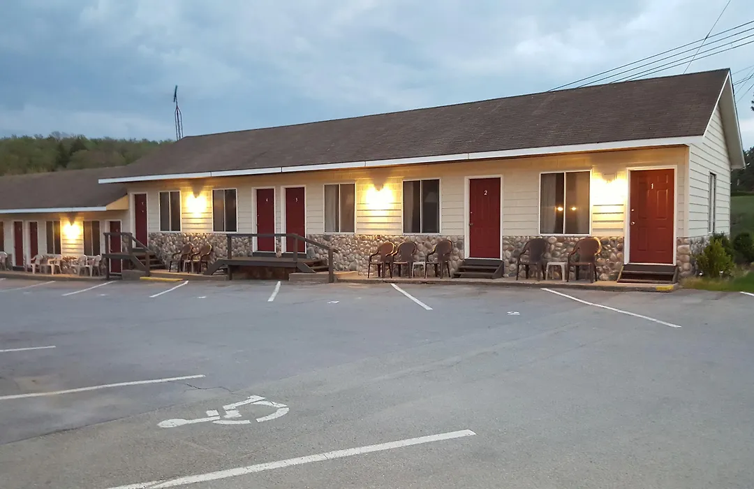 Clark'S Beach Motel-1