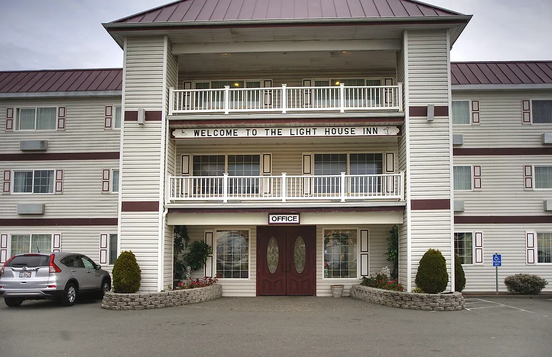 Lighthouse Inn-1