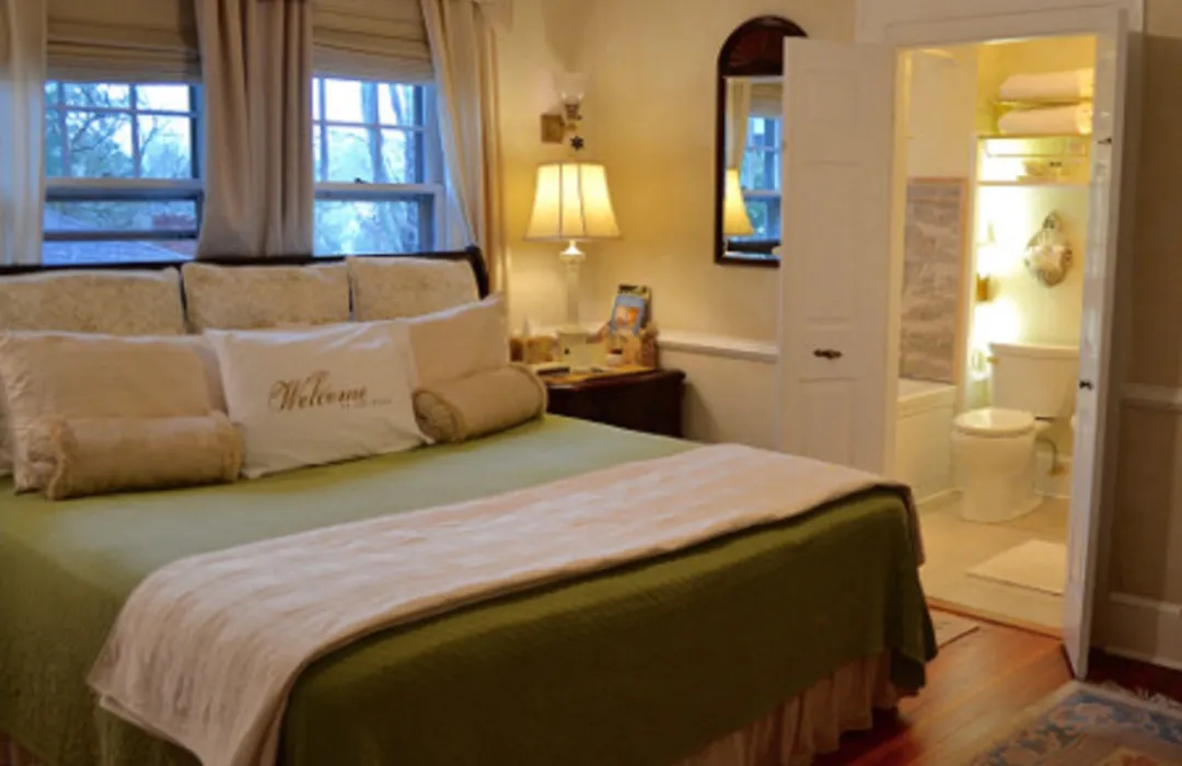 Abbington Green Bed & Breakfast Inn-1