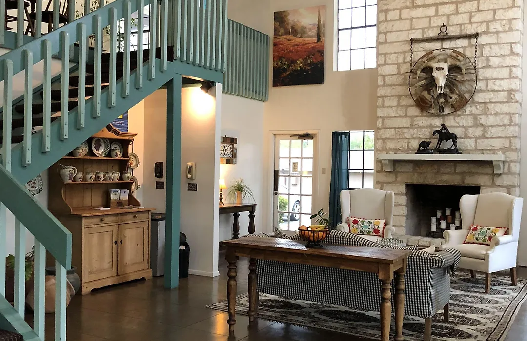 Windcrest Inn And Suites-1