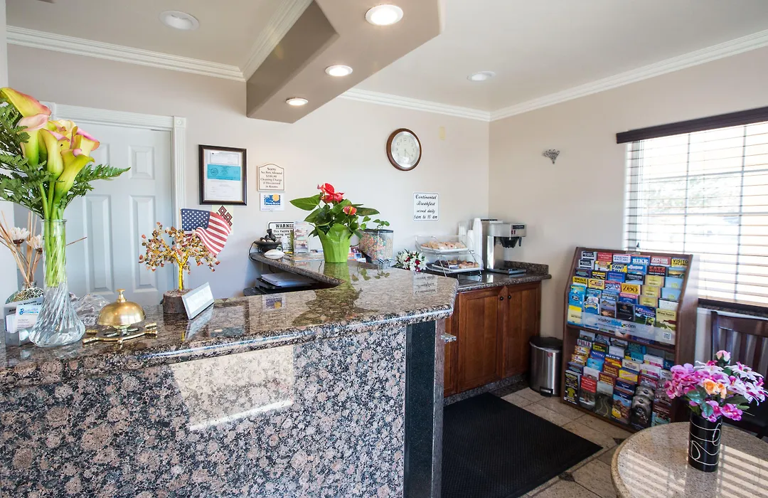 Beachwalker Inn & Suites-1