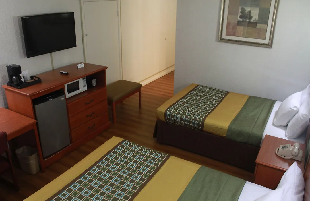 Royal Inn-1