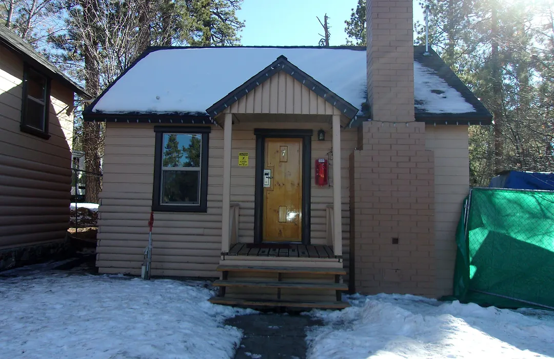 Embers Lodge & Cabins-1