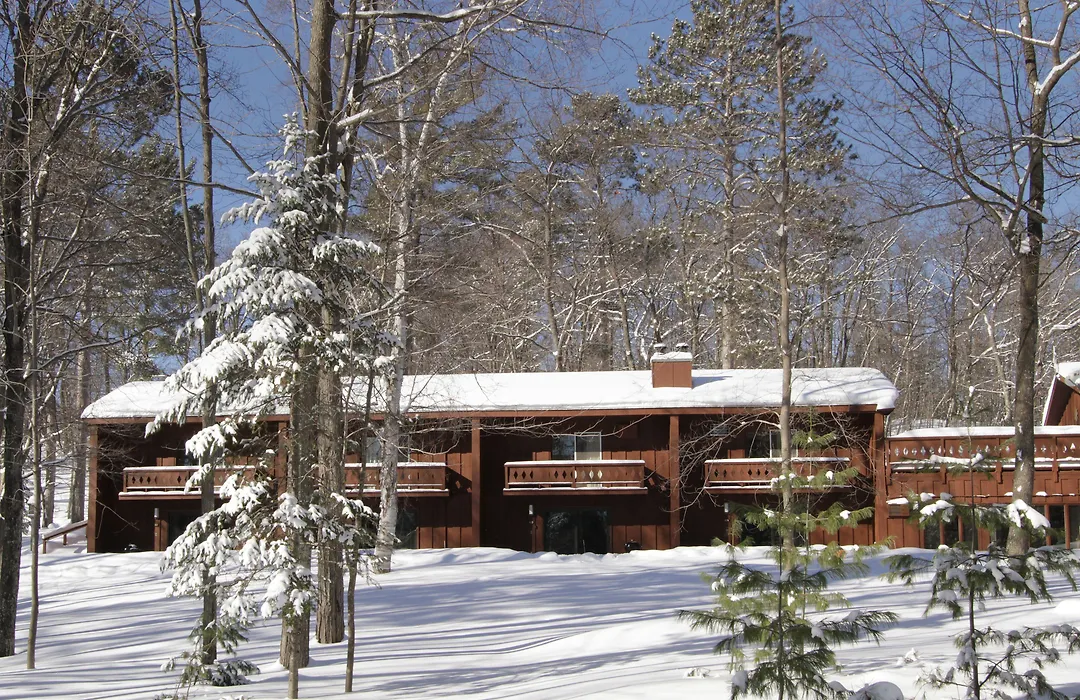 Lake Forest Resort-1