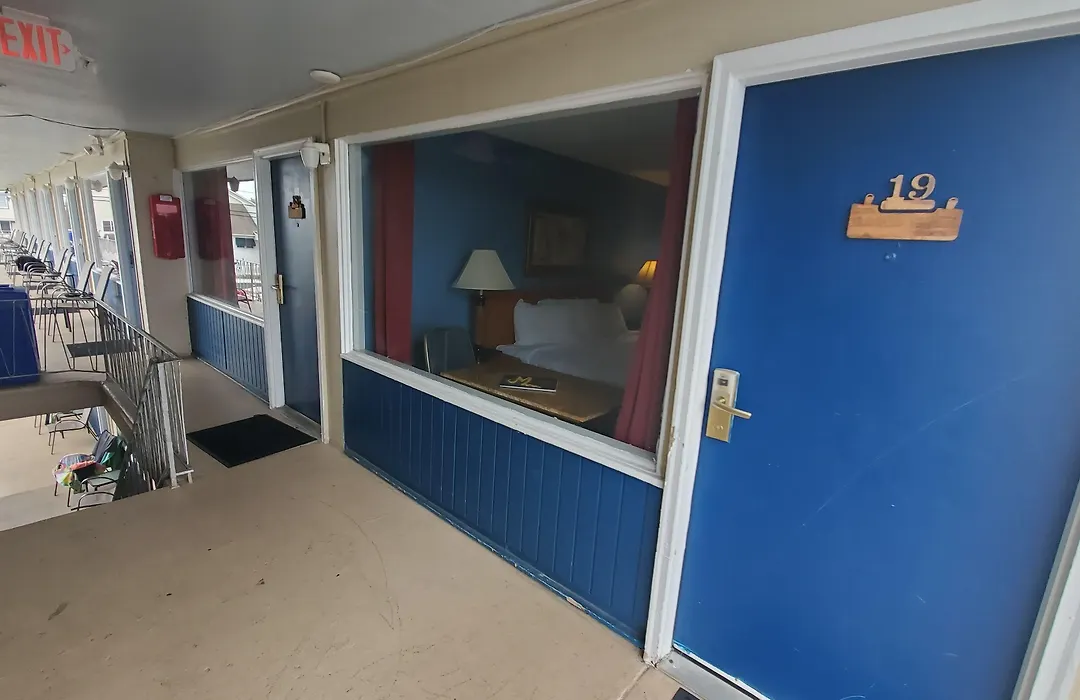 Sandbox Motel-1