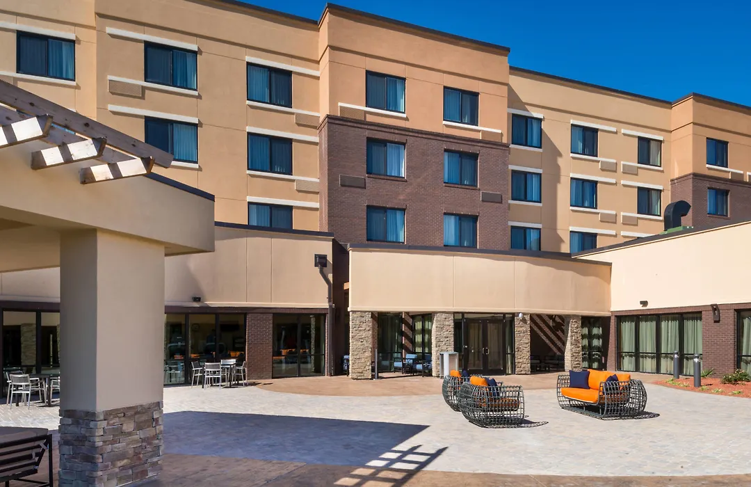 Courtyard By Marriott Jacksonville-1
