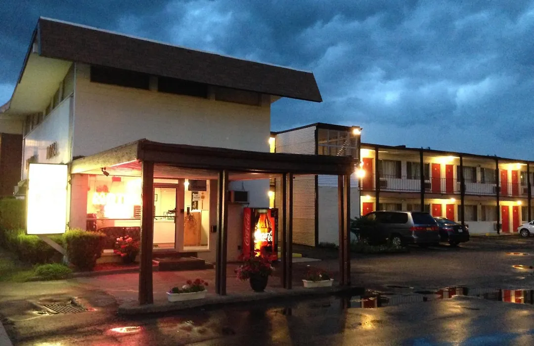Imperial Motel Cortland-1