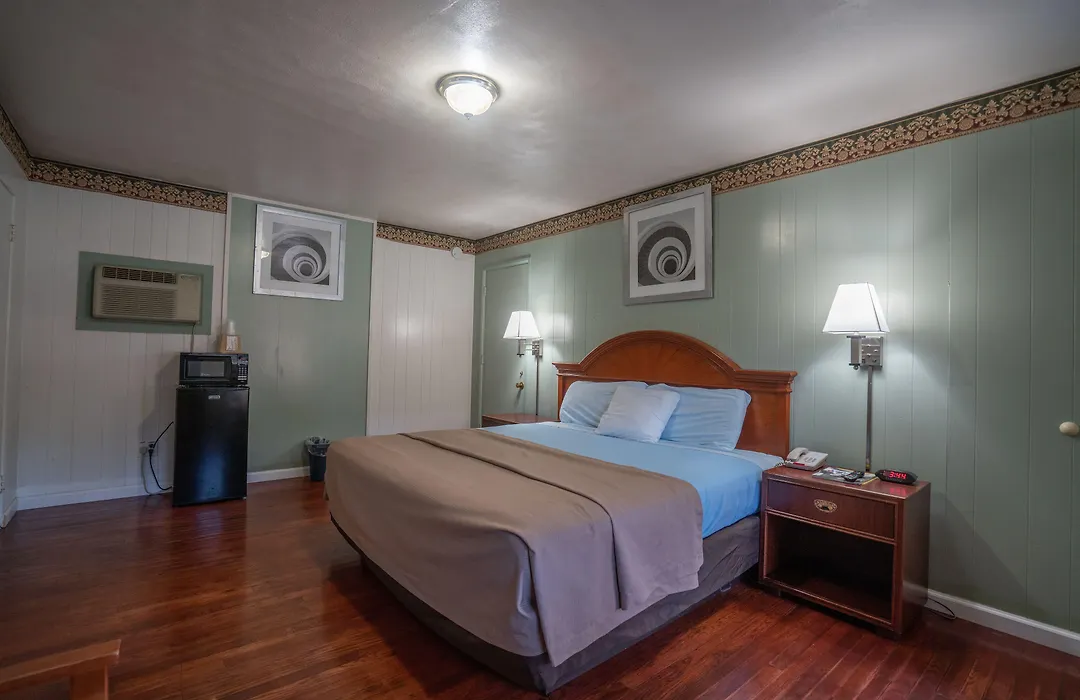 Mahoning Inn-1