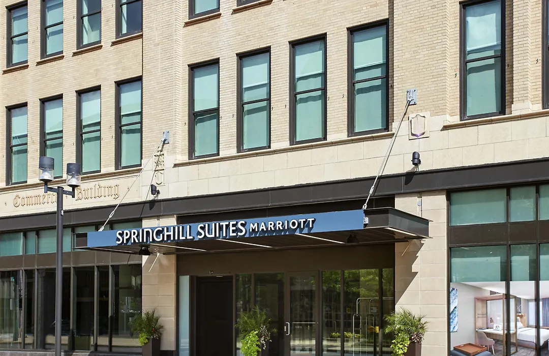 Springhill Suites By Marriott Milwaukee Downtown-1