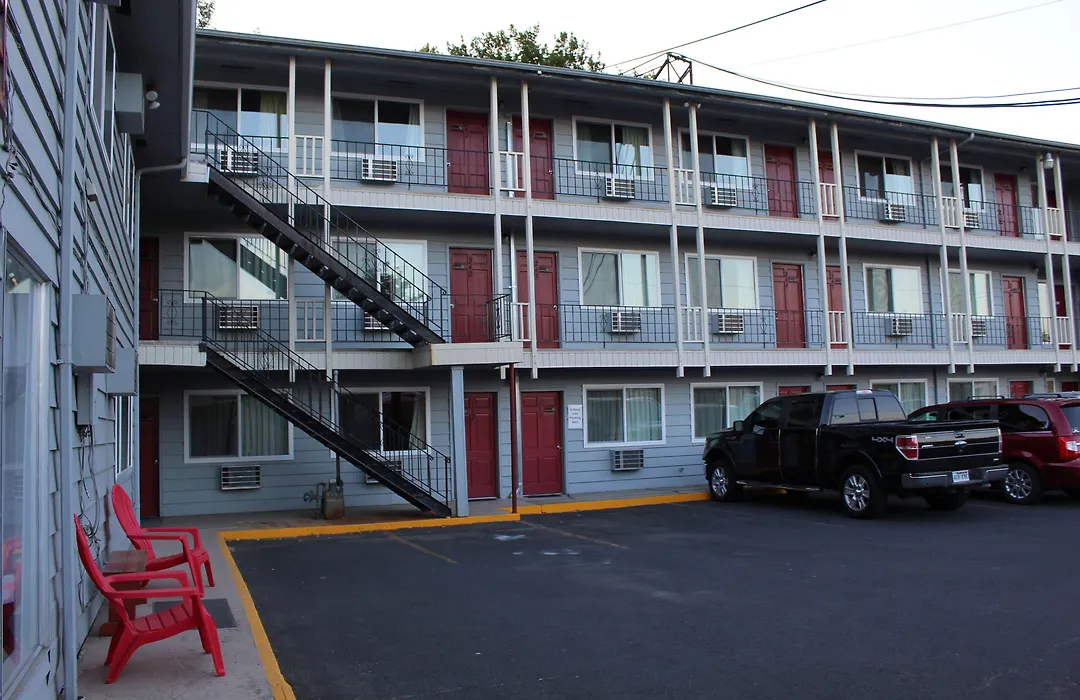 Cougar Land Motel-1