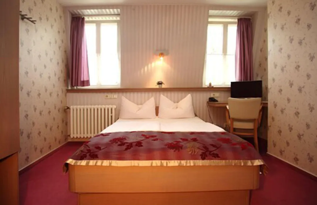 Astoria Hotel-1