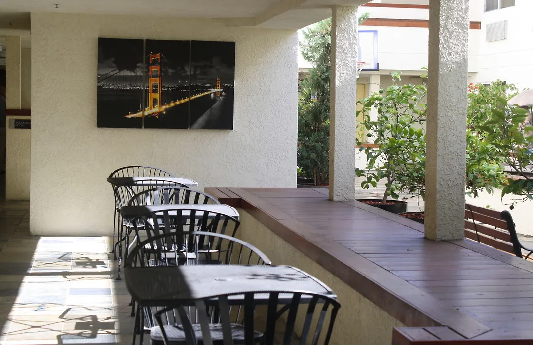 Airport Inn-1