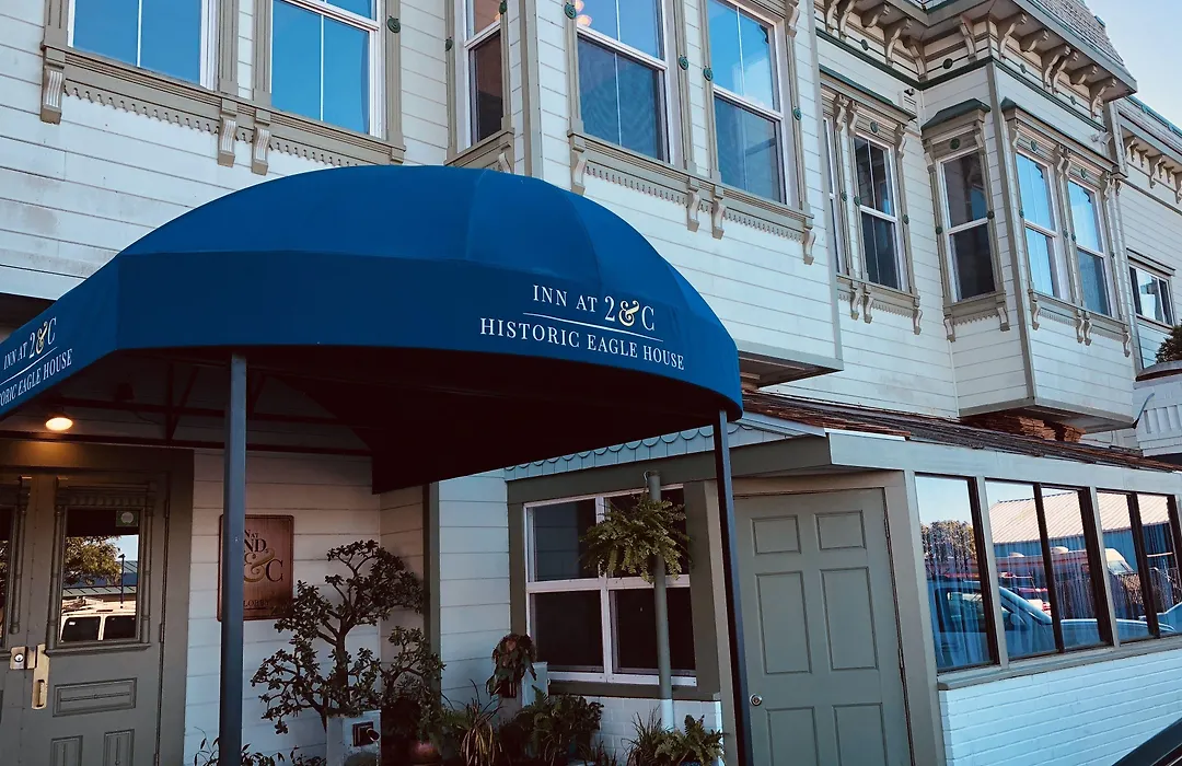The Inn At 2Nd & C-1