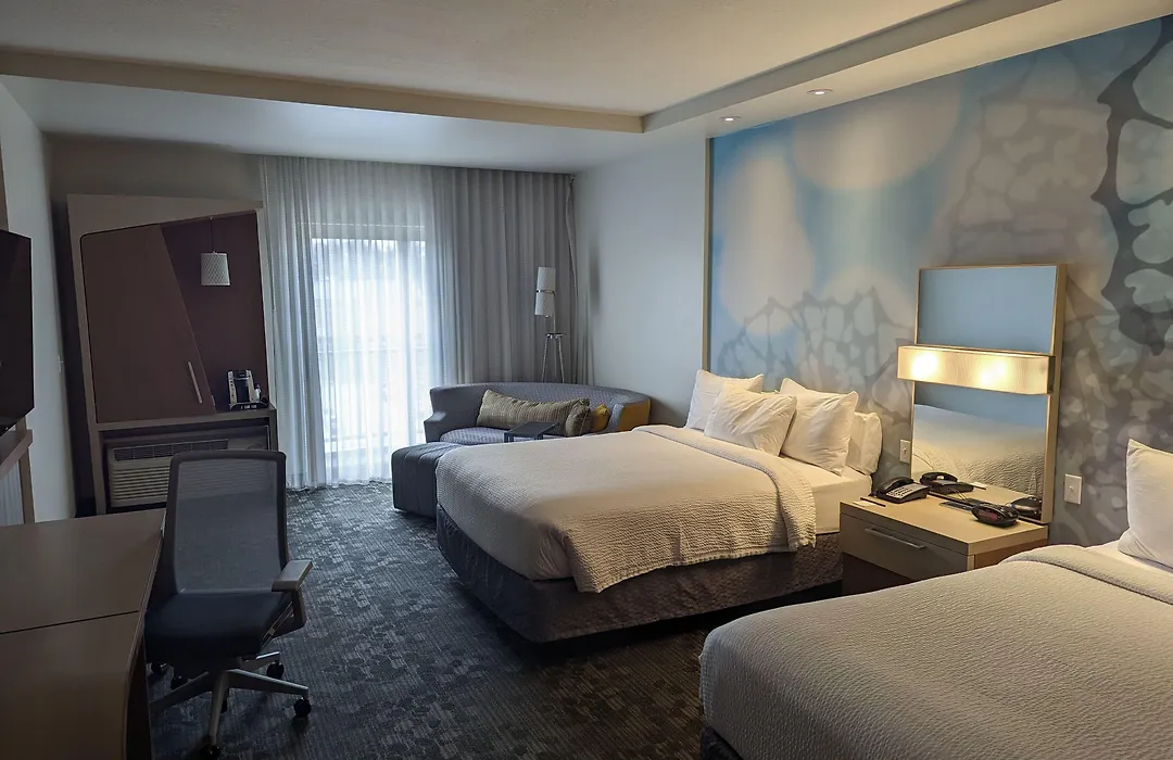 Courtyard By Marriott Holland Downtown-1