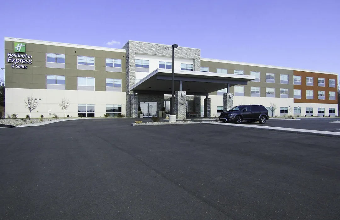 Holiday Inn Express & Suites Coldwater By Ihg-1