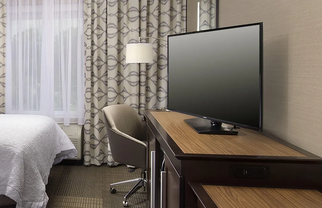 Hampton Inn & Suites Falls Church-1