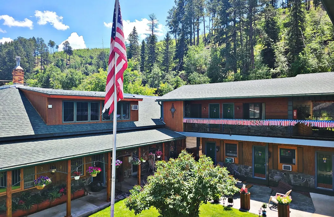 Cedar Wood Inn-1