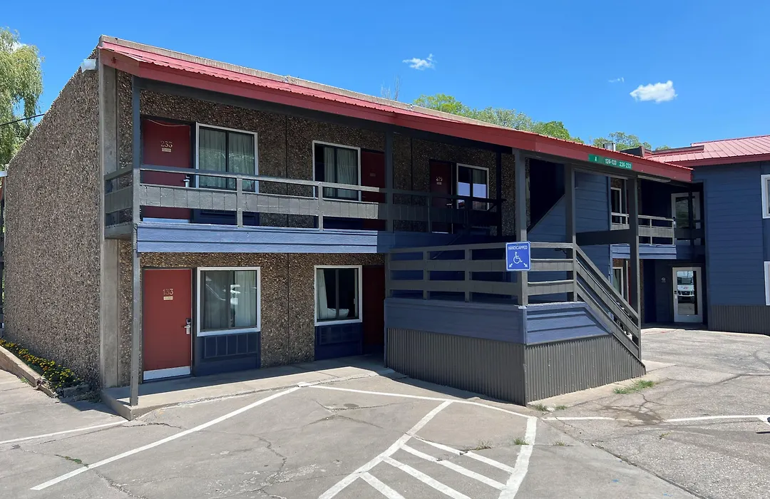 The Junction Hotel And Hostel-1