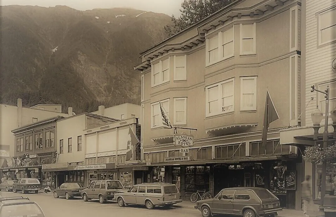 Alaskan Hotel And Bar-1
