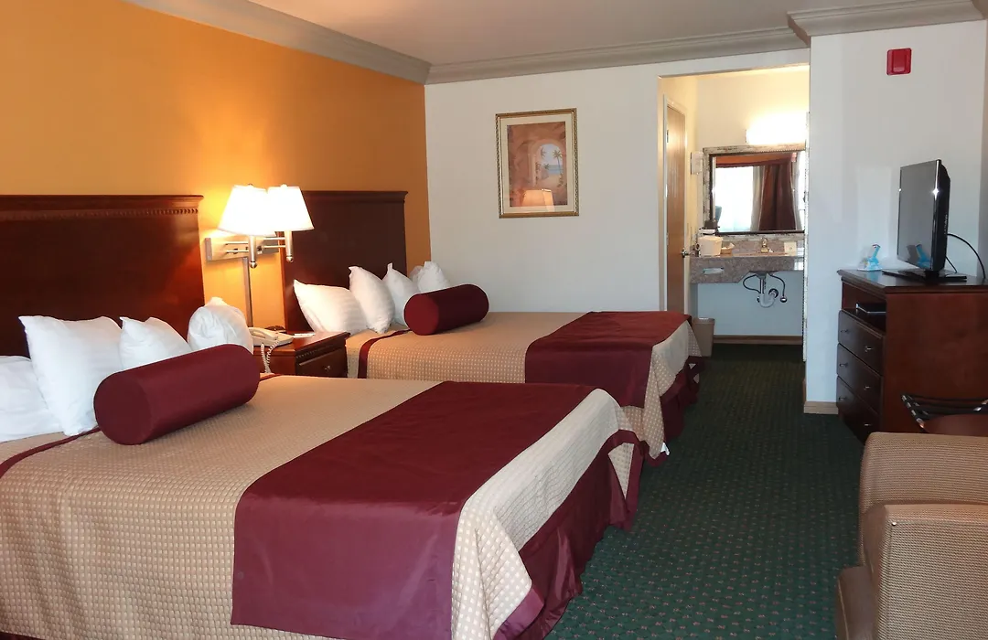Cloverdale Wine Country Inn & Suites-1