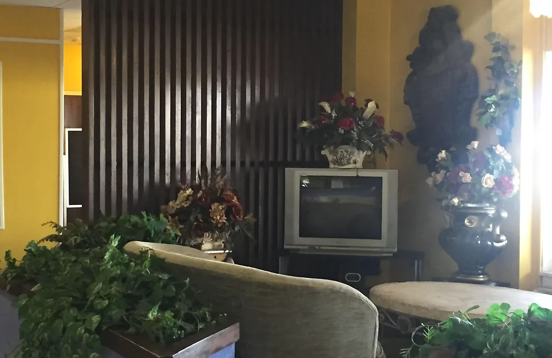 Camelot Inn-1