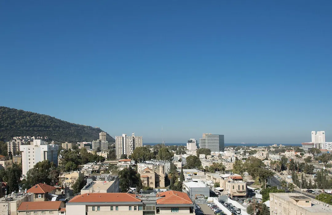 Golden Crown Haifa-1