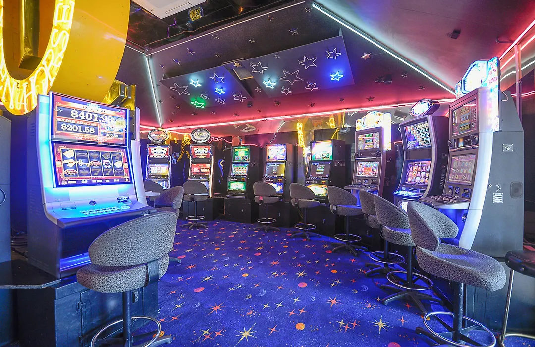 Racecourse Hotel And Motor Lodge-1