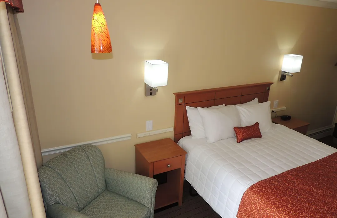 Fleur De Lis Beach Motel-1