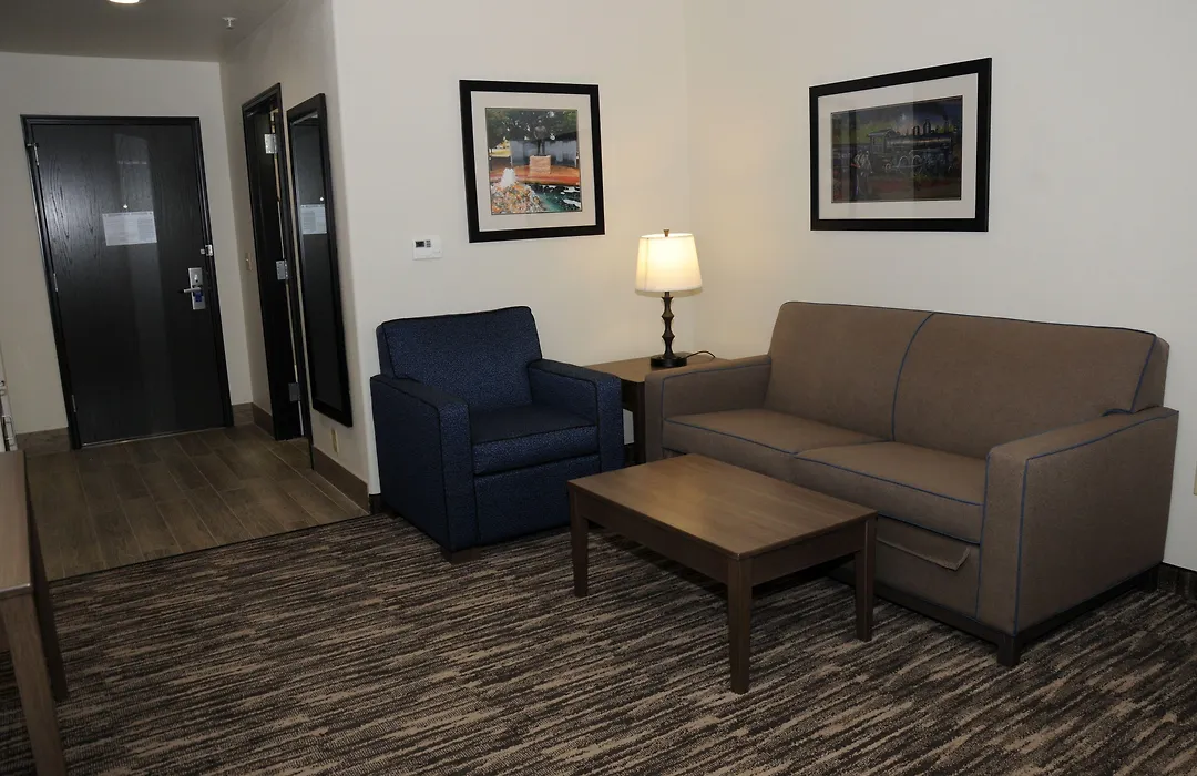 Best Western Plus Ardmore Inn & Suites-1