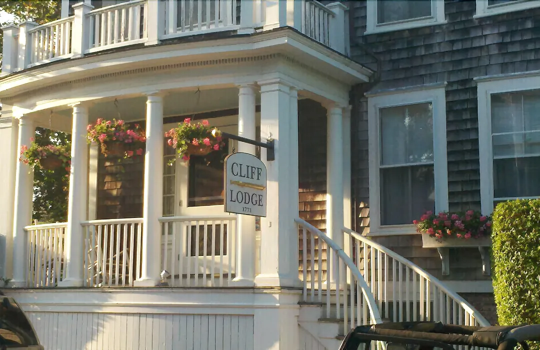Cliff Lodge-1