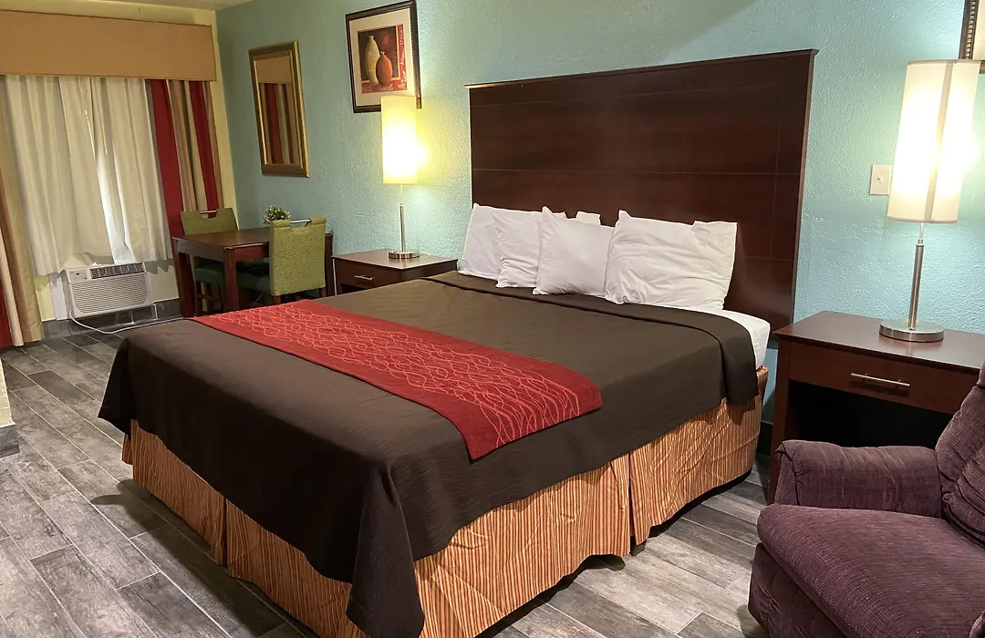 Delux Inn-1