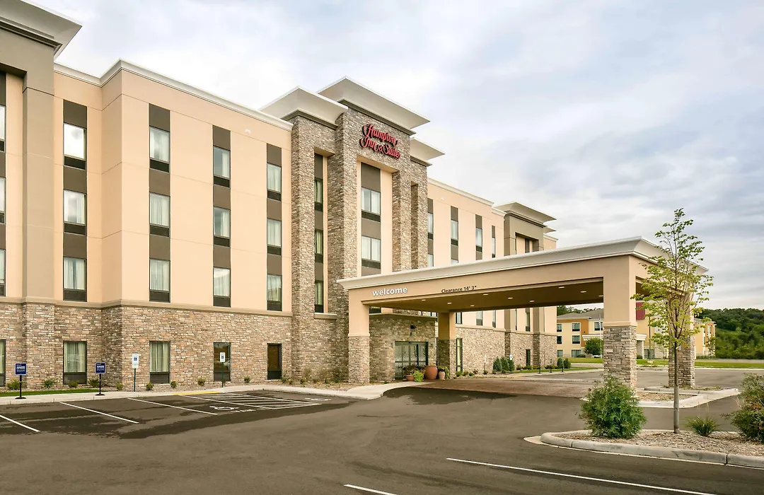 Hampton Inn & Suites-Hudson Wisconsin-1