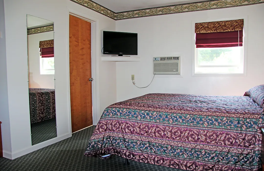 Potsdam Inn-1